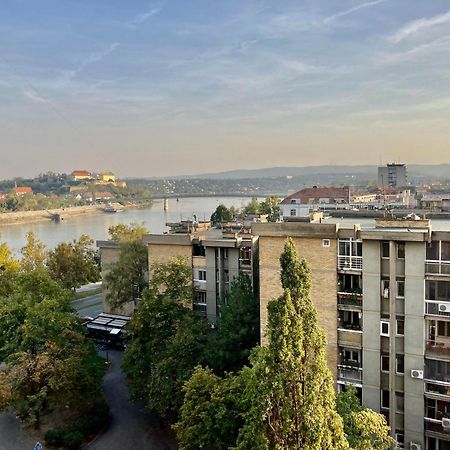 Apartman Bane 021 Novi Sad Bagian luar foto