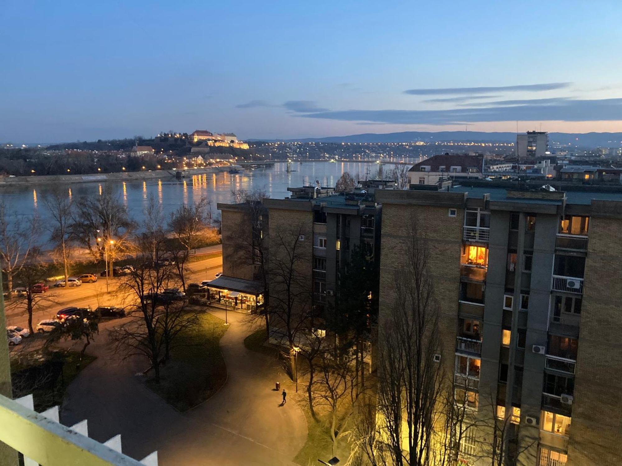 Apartman Bane 021 Novi Sad Bagian luar foto