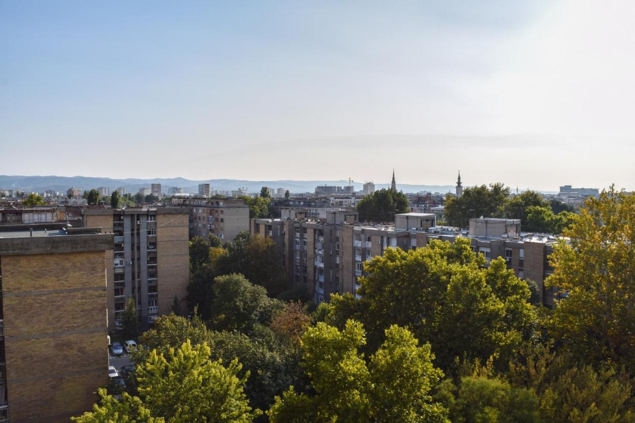 Apartman Bane 021 Novi Sad Bagian luar foto