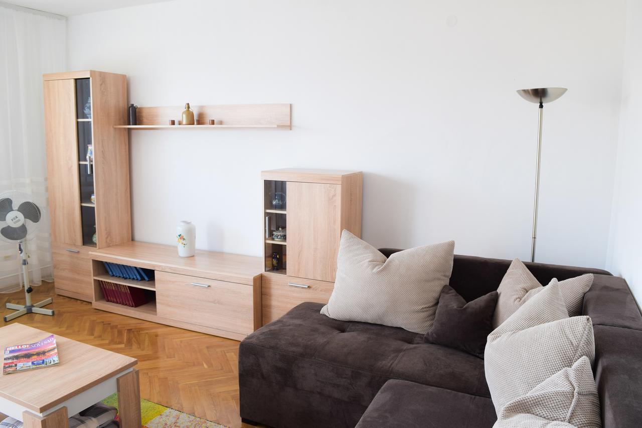 Apartman Bane 021 Novi Sad Bagian luar foto