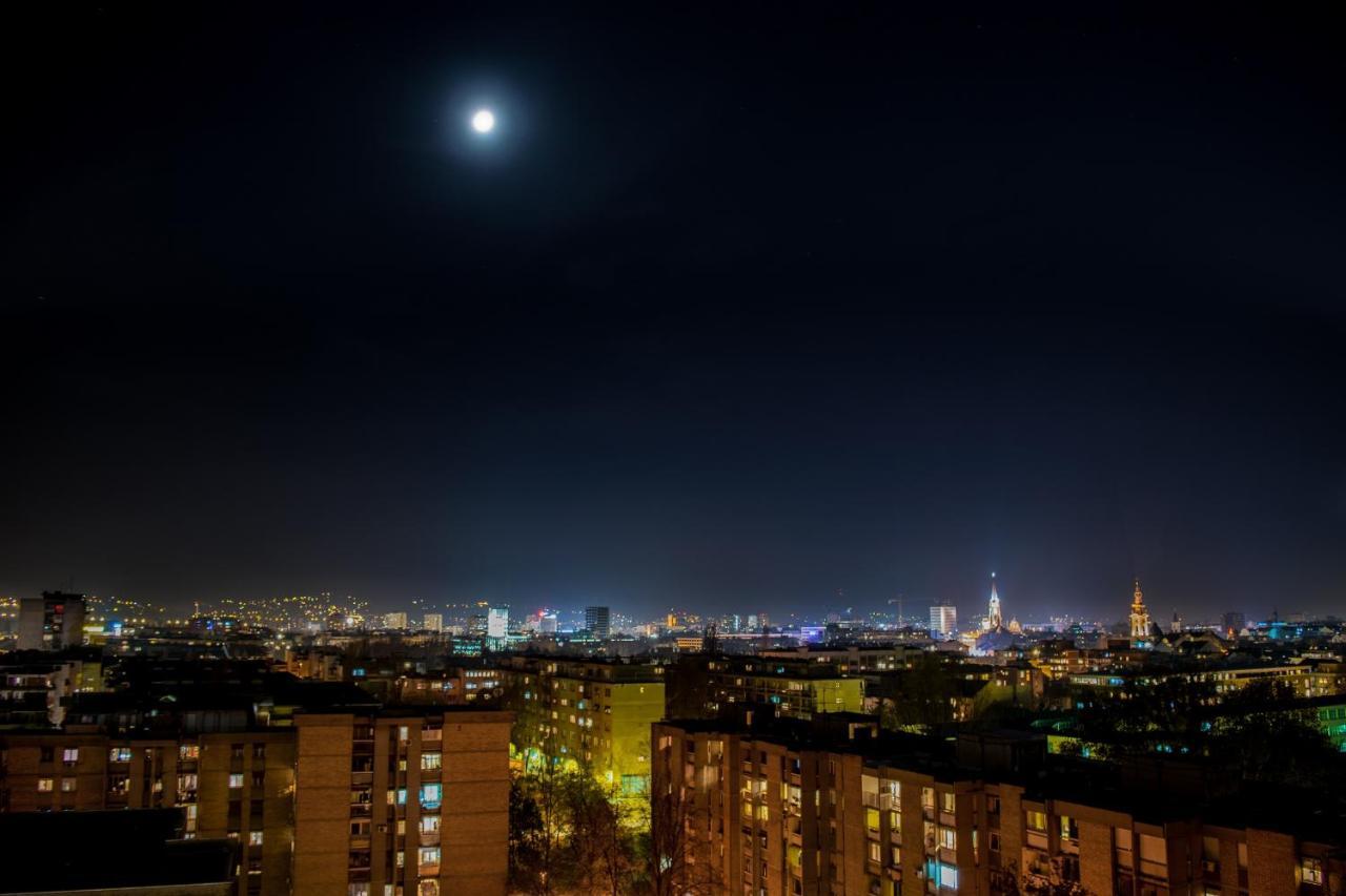 Apartman Bane 021 Novi Sad Bagian luar foto
