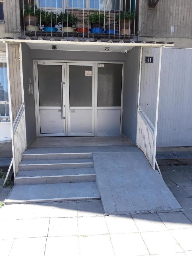 Apartman Bane 021 Novi Sad Bagian luar foto